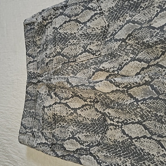 EXPRESS WOMENS ANKLE HIGH RISE JEGGINGS SIZE 10 R BLACK GREY SNAKE PRINT - Picture 8 of 12